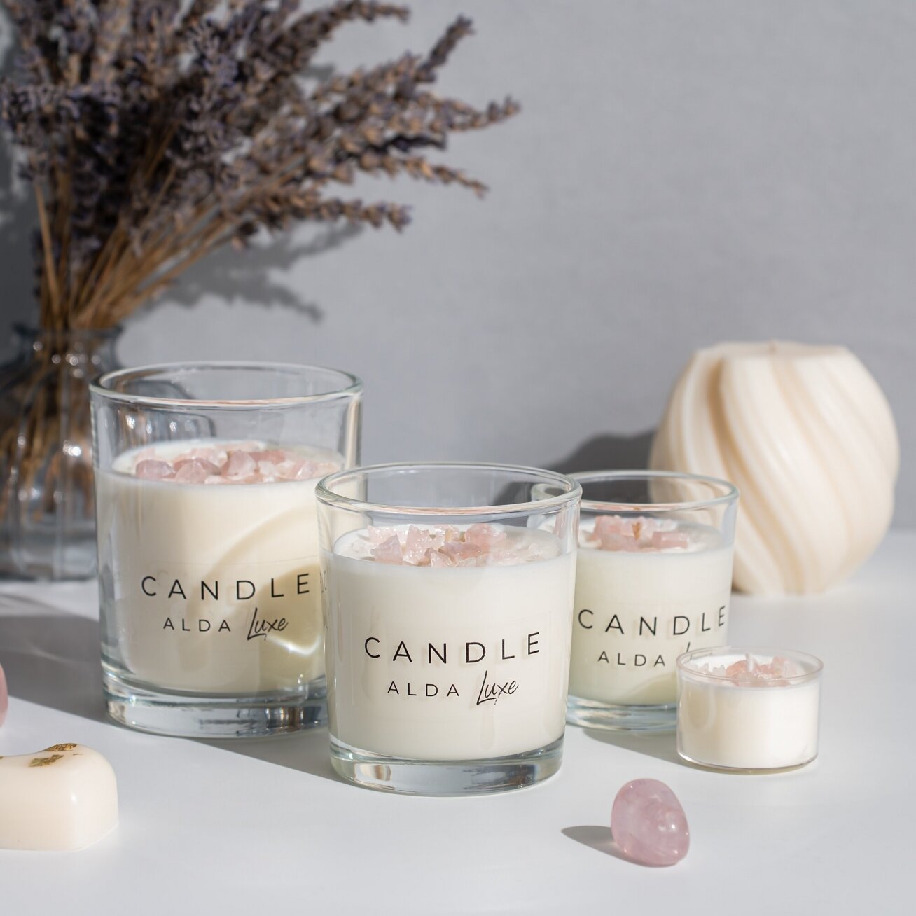 LOVE | Candle with Rose Quartz and Rose Essential Oil